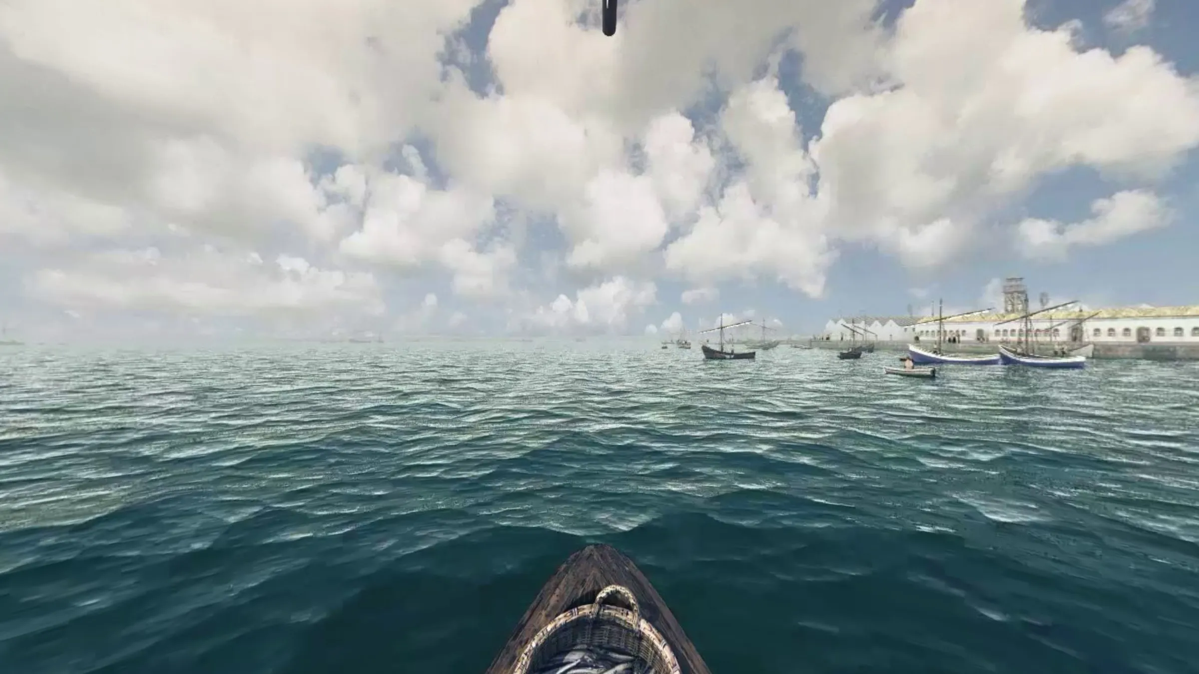 Proa de una barca de pesca con cestas de sardinas frente al puerto de Isla Cristina, vista 360°
